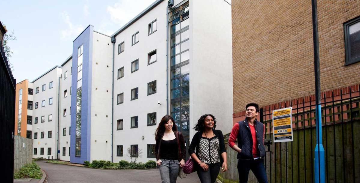 Only Students, Private Ensuite In An London